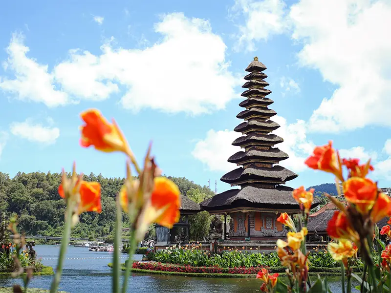 Temple Ulun Danu Beratan sur le lac Beratan à Bali
